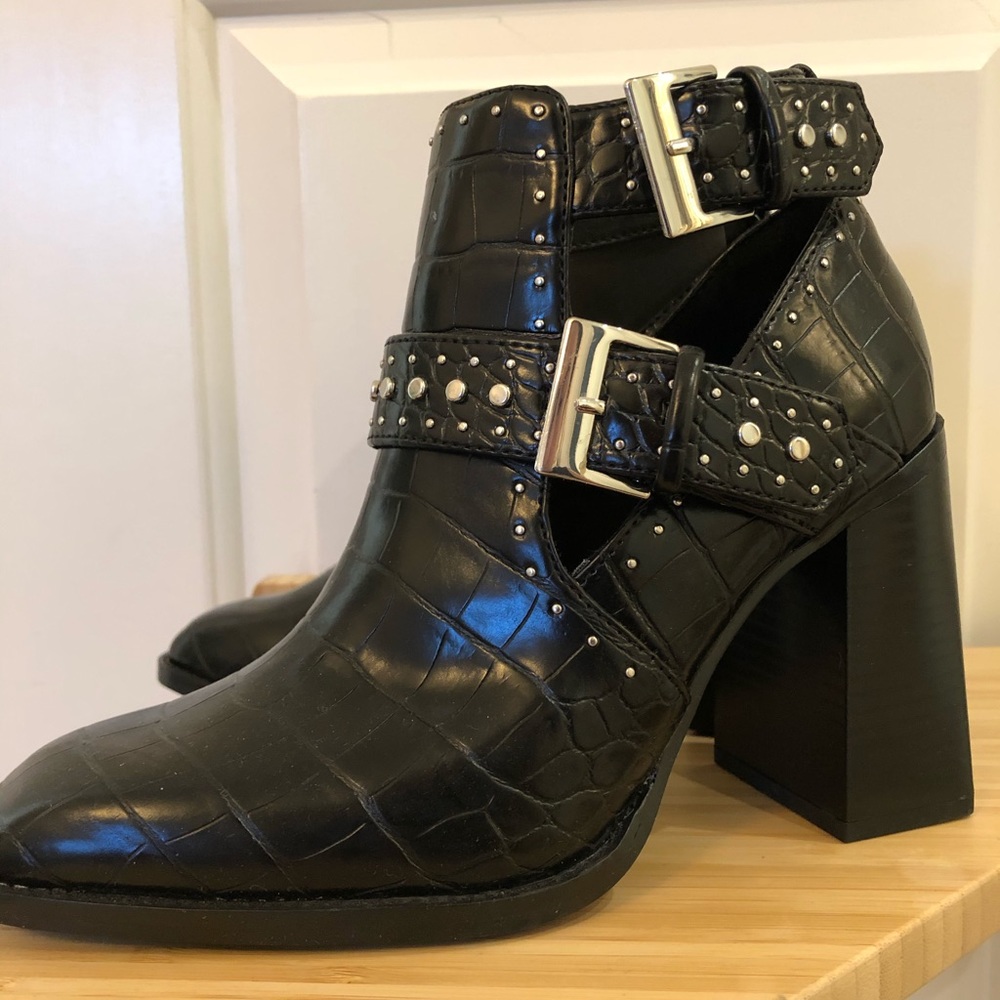 Zara 2019 Fall Collection Ankle boots.
